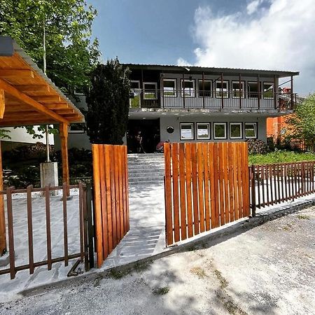 Vertical Hostel Маврово Екстер'єр фото