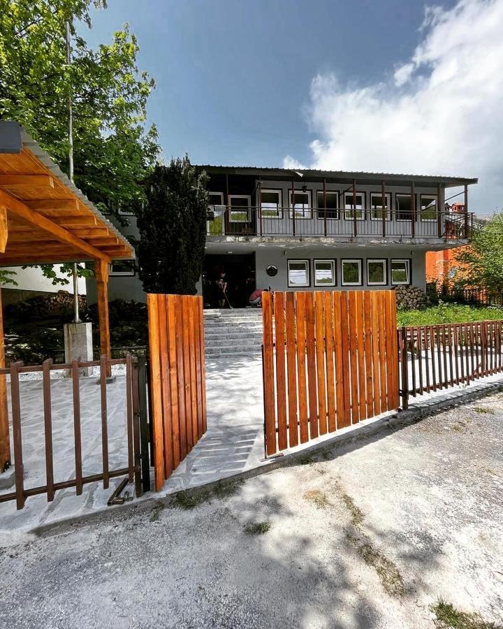 Vertical Hostel Маврово Екстер'єр фото